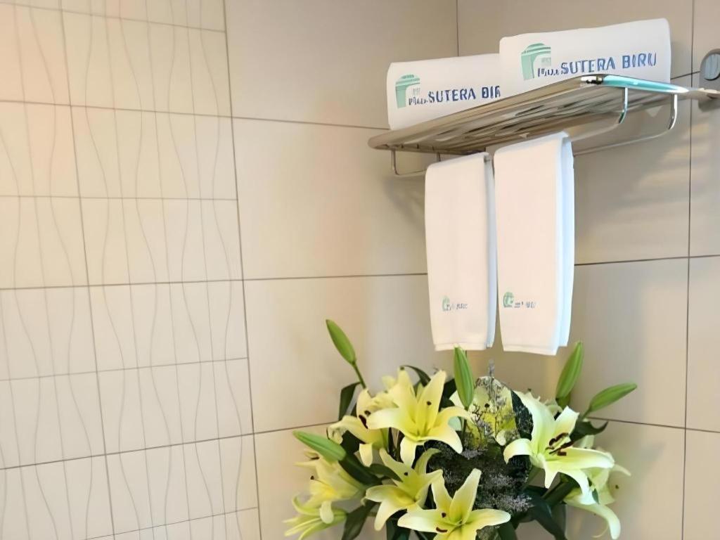 Plaza Sutera Biru Hotel Kuala Belait Exterior photo