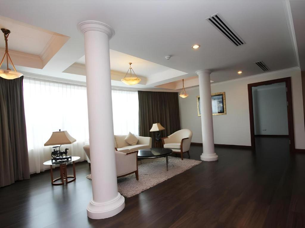 Plaza Sutera Biru Hotel Kuala Belait Exterior photo
